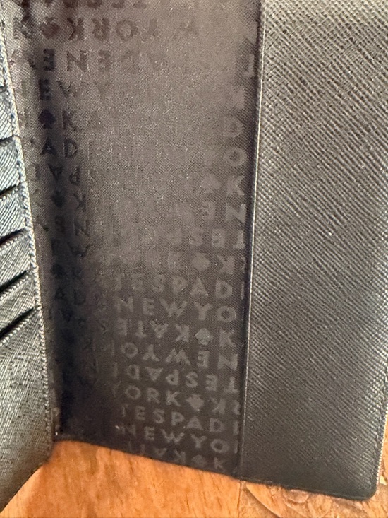 Kate Spade Clifton Lane Penguin Passport Wallet - Picture 6 of 9